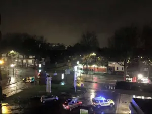Reportan al norte de Francia toma de rehenes y varios heridos