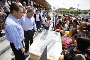Entrega gobierno del estado obras en Altepexi