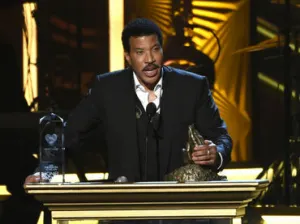 Rinden homenaje a la trayectoria de Lionel Richie