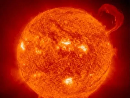 El Sol registra extraña erupción, la más grande desde 2017