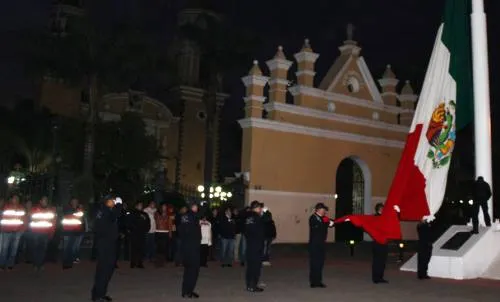 Izan bandera en Cuautlancingo por el 170 Aniversario de la Gesta Heroica de los Niños Héroes