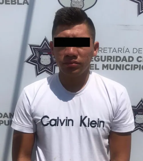 Recuperó Policía Municipal de Puebla un tractocamión robado; hay tres hombres detenidos
