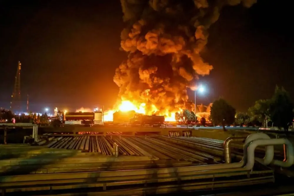 Incendio refinería Irak