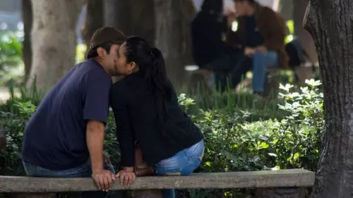 Tener relaciones sexuales en vía pública ya no será castigado en Guadalajara