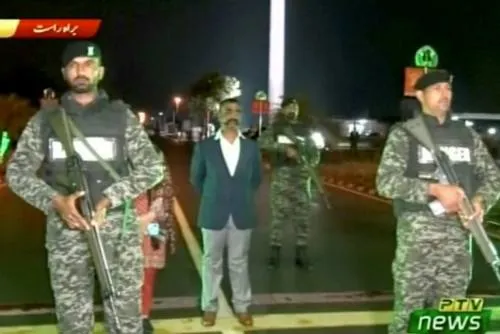 Como gesto de paz, Pakistán devuelve a India piloto capturado