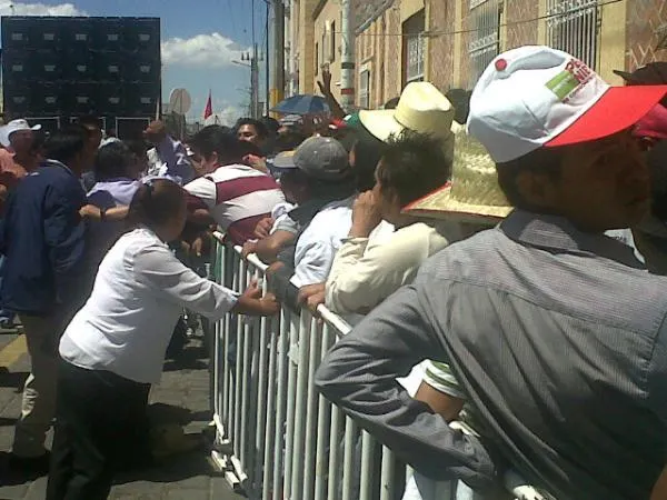 YoSoy132 no fija postura sobre agresión a EPN en Tepeaca