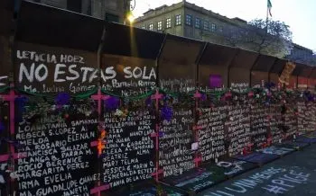 Cierran accesos al Zócalo previo a marcha 8M